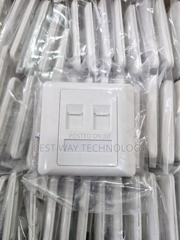 Faceplate With Keystone Jack · Photo 1