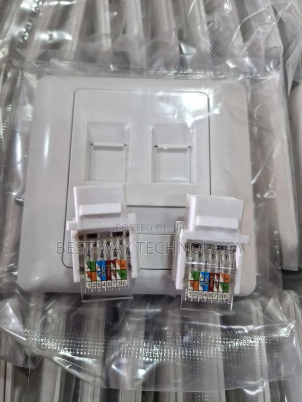 Faceplate With Keystone Jack · Photo 3