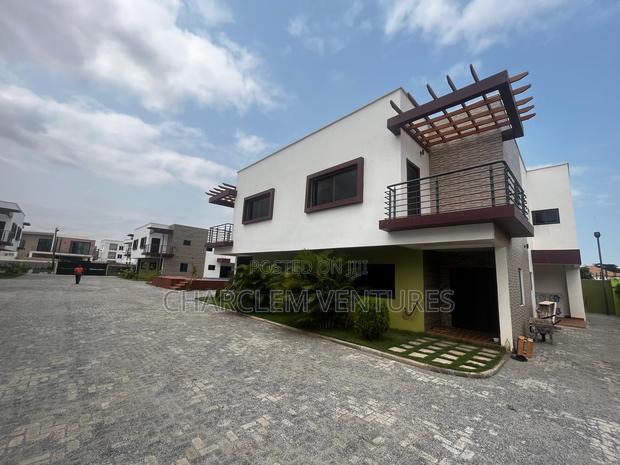 3bdrm Townhouse / Terrace in Charclem Ventures, East Legon for rent · Photo 2