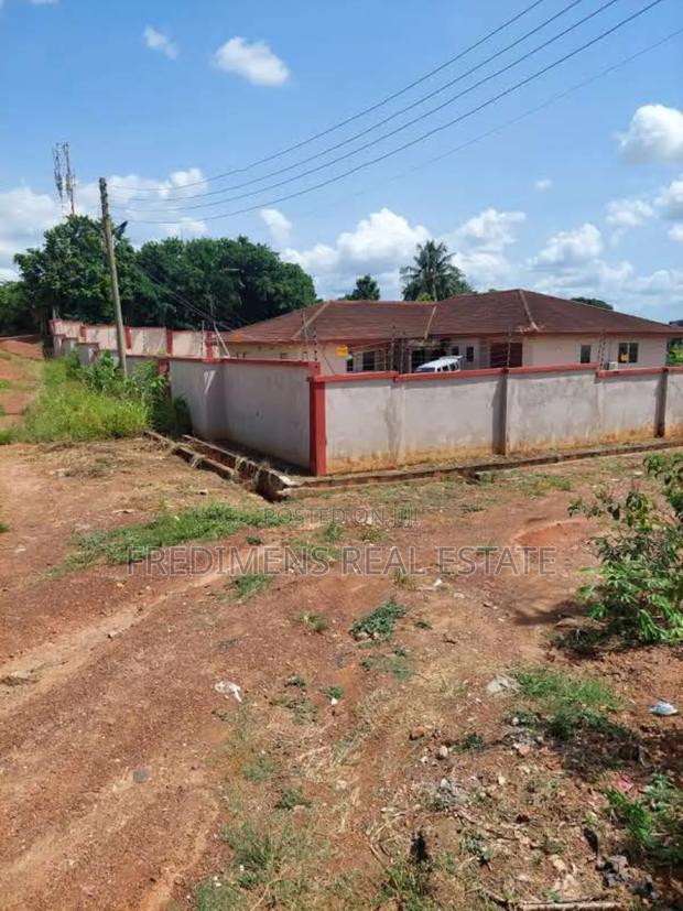 7bdrm House in Kumasi Metropolitan for sale · Photo 7