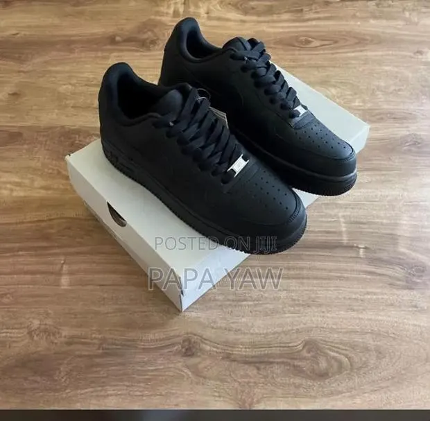 Airforce Sneakers · Photo 1