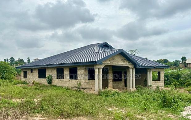 4bdrm Block of Flats in Pakyi, Kumasi Metropolitan for sale · Photo 2
