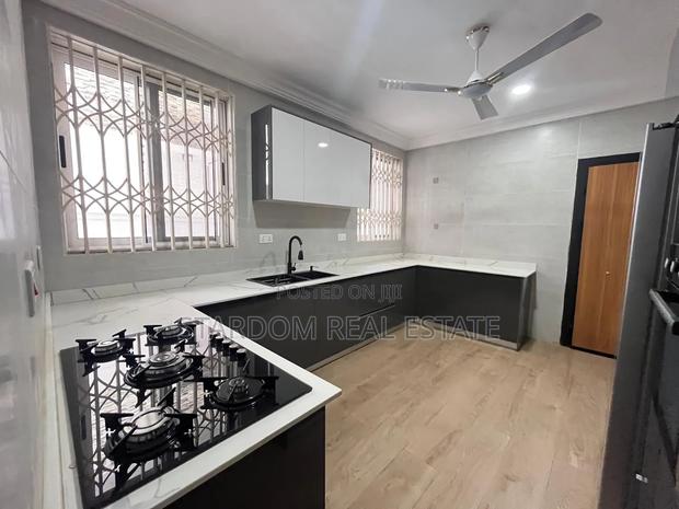 4bdrm Duplex in Adjiringanor, East Legon for rent · Photo 2