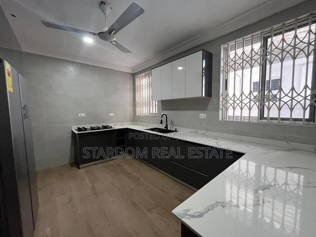 4bdrm Duplex in Adjiringanor, East Legon for rent · Photo 4