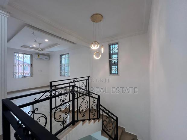 4bdrm Duplex in Adjiringanor, East Legon for rent · Photo 8