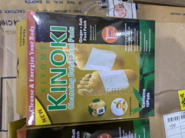 10 Pieces Kinoki Foot Detox Cleansing Pad · Photo 2