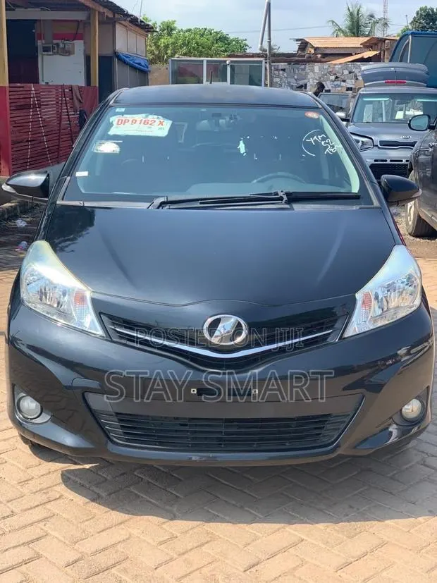 Toyota Vitz 2014 Black · Photo 1