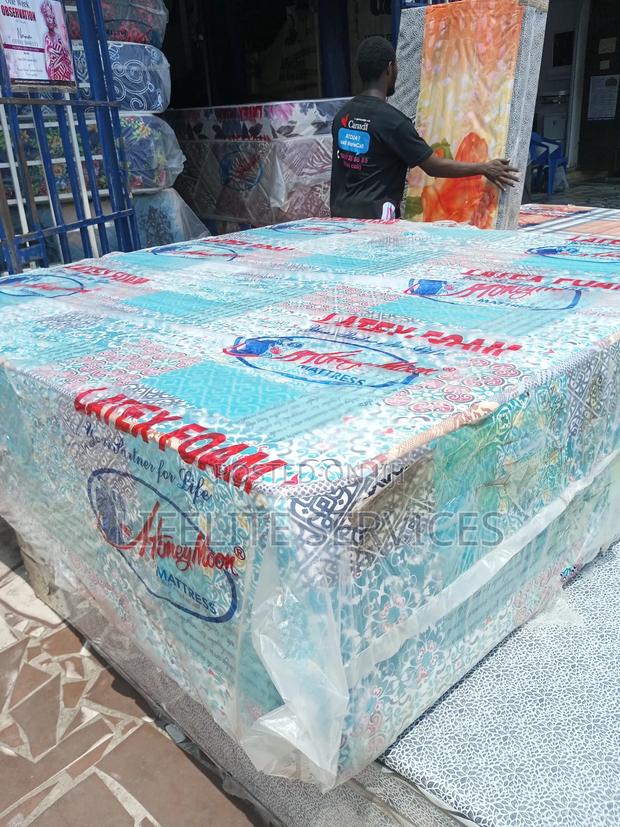 20" Mattress Latex High Density *72"X 75" · Photo 1