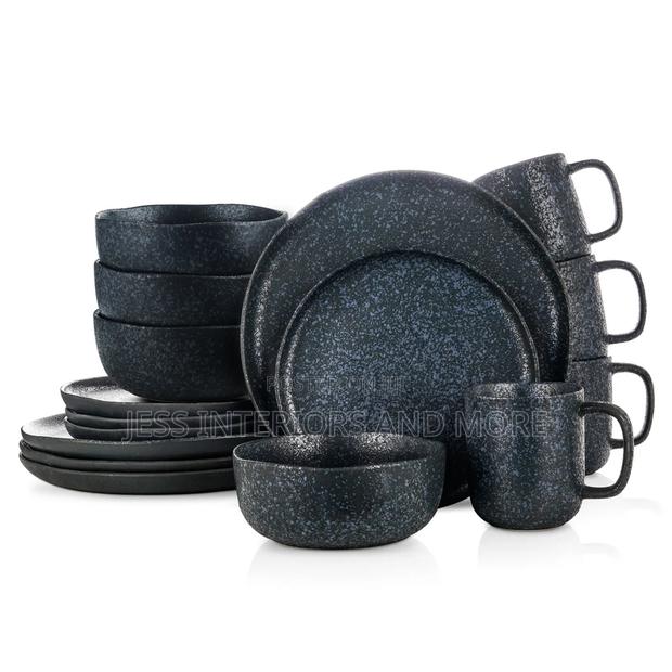 16-Piece Dinnerware Set Stoneware · Photo 1