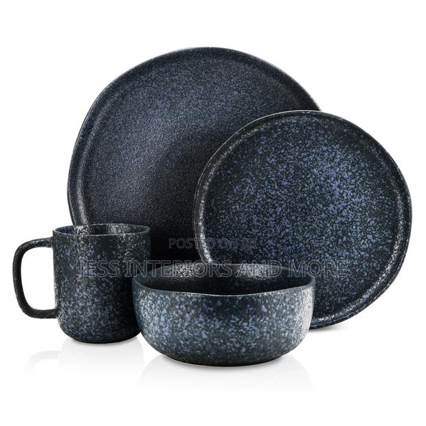 16-Piece Dinnerware Set Stoneware · Photo 2