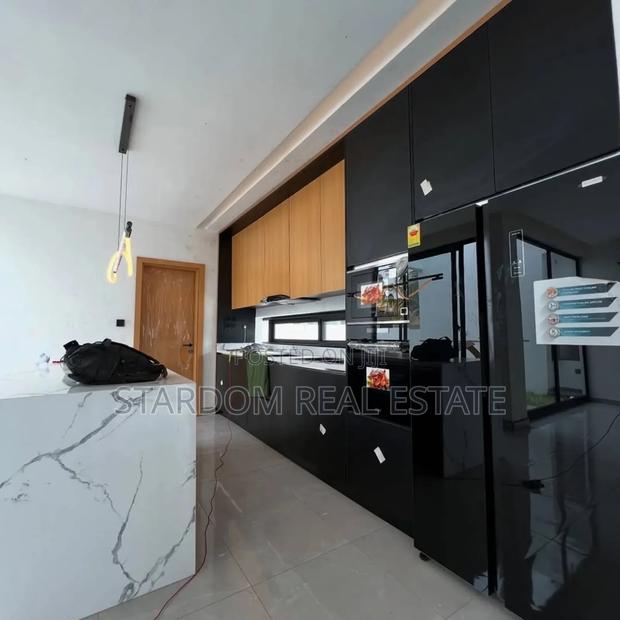 3bdrm Duplex in Ashaley Botwe for sale · Photo 7