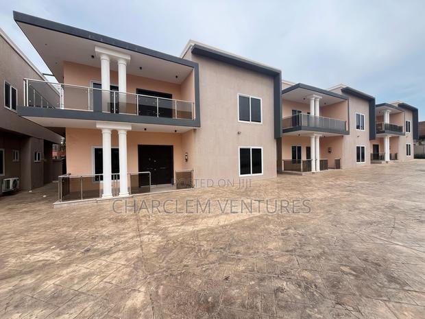 Furnished 4bdrm Townhouse / Terrace in Charclem Ventures, East Legon · Photo 2
