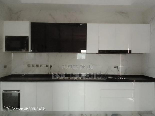 Kitchen Cabinets Set White · Photo 1