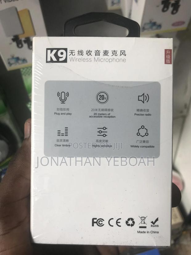 Lapel Wireless 3-in-1 Microphone for All Phones · Photo 2