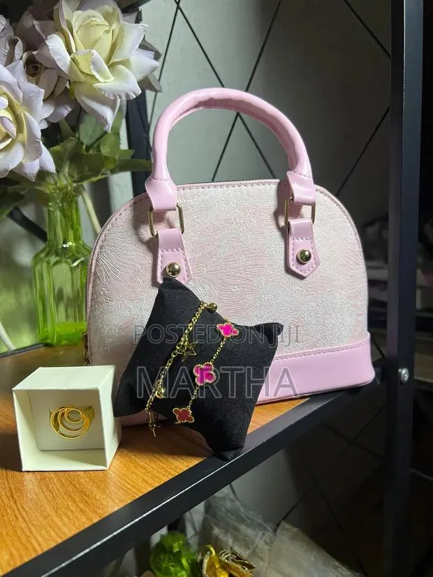 LV Alma BB Mini Dome Bag · Photo 1