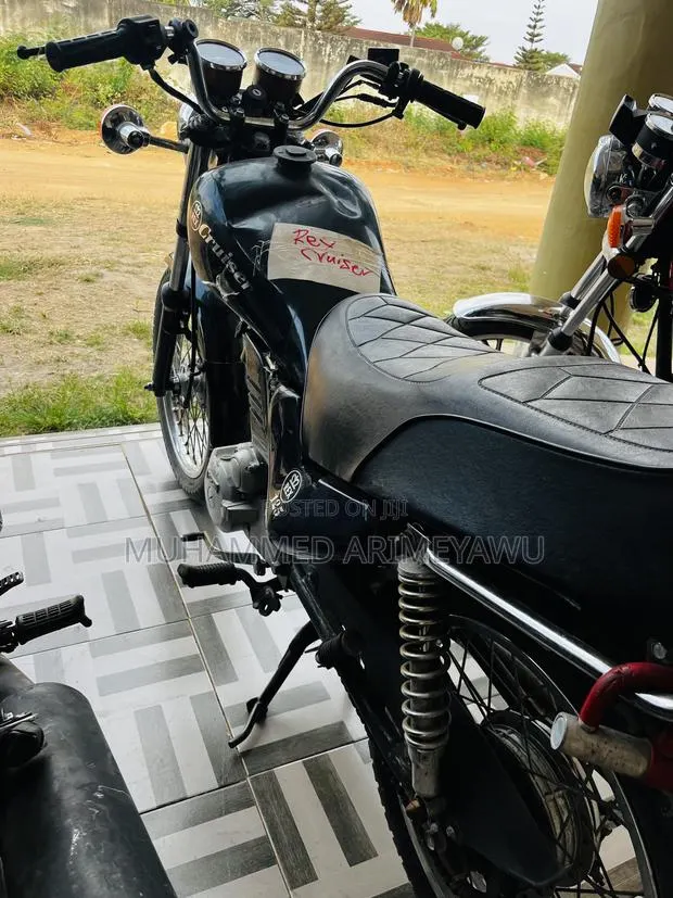 Motorcycle 1999 Black · Photo 1