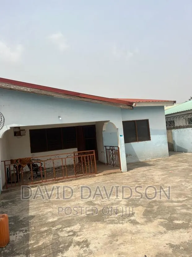 3bdrm Mansion in 3 Bedroom Self, Tema Metropolitan for rent · Photo 1
