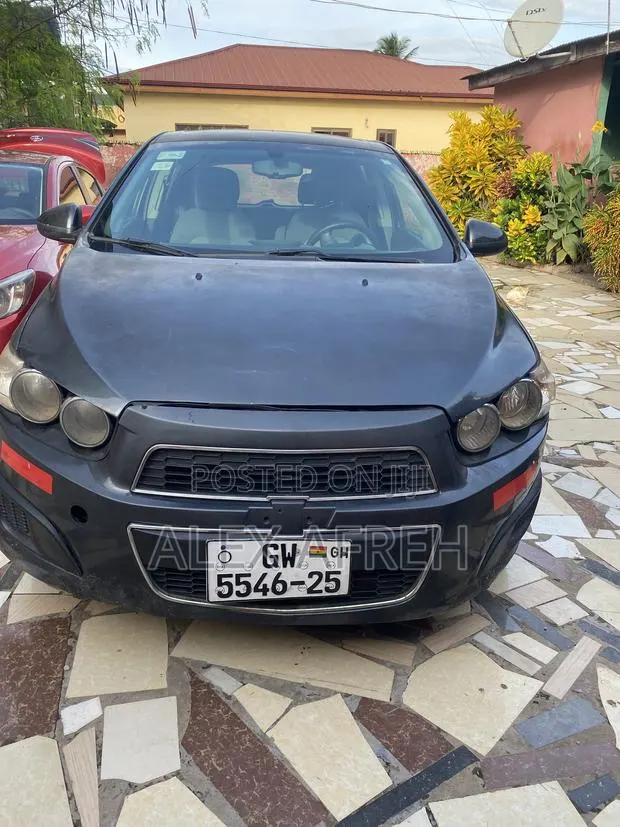 Chevrolet Sonic 2019 Gray · Photo 1