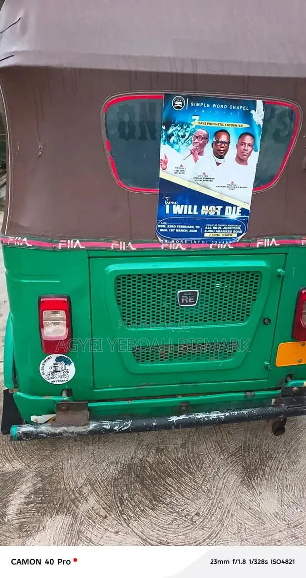 Bajaj RE 2024 Green · Photo 3