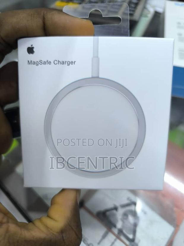 Apple Magsafe Charger · Photo 1