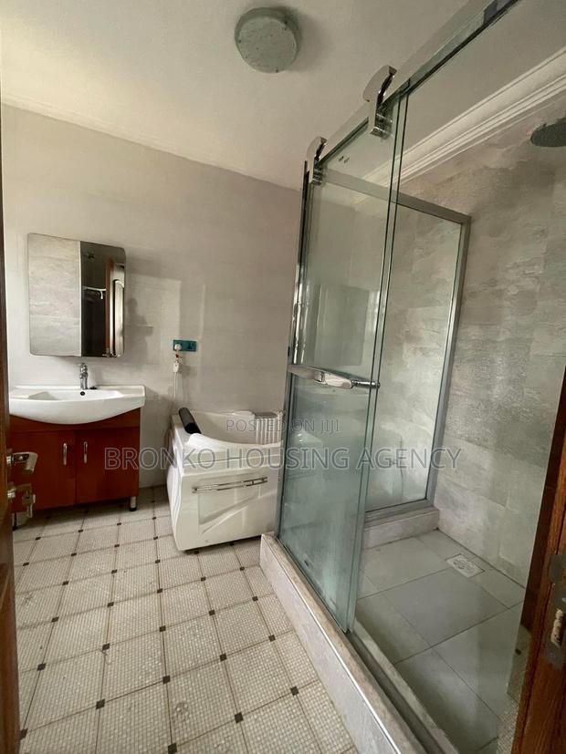 5bdrm House in Bronko Housing, Baatsona Total for rent · Photo 2