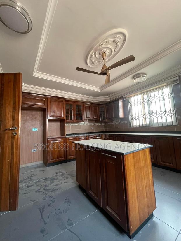 5bdrm House in Bronko Housing, Baatsona Total for rent · Photo 4