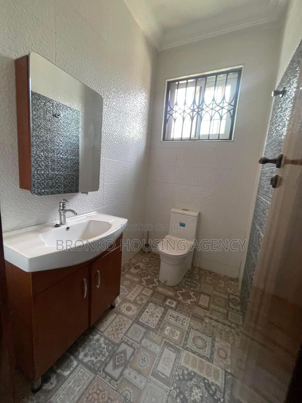 5bdrm House in Bronko Housing, Baatsona Total for rent · Photo 5