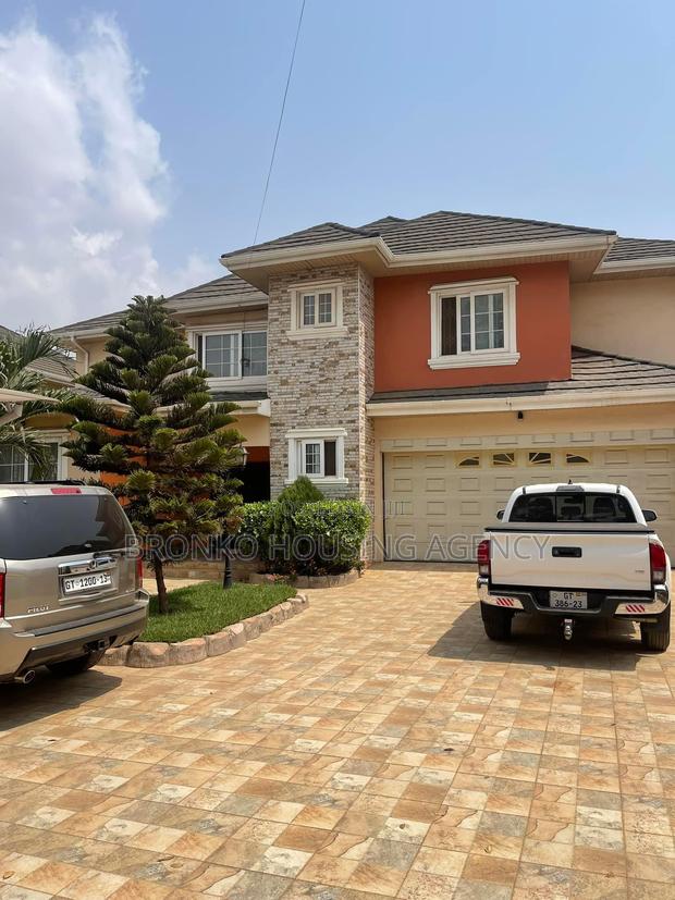 5bdrm House in Bronko Housing, Baatsona Total for rent · Photo 8