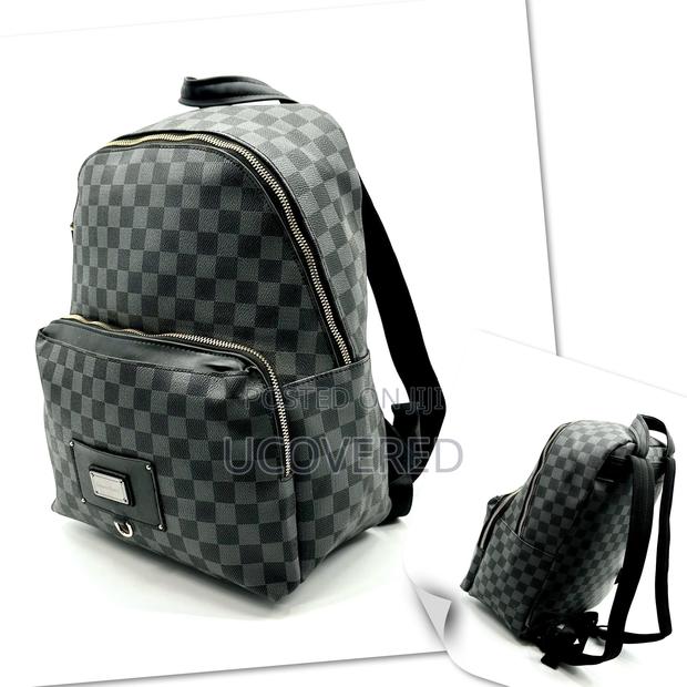 Vintage Leather Unisex Backpacks · Photo 1