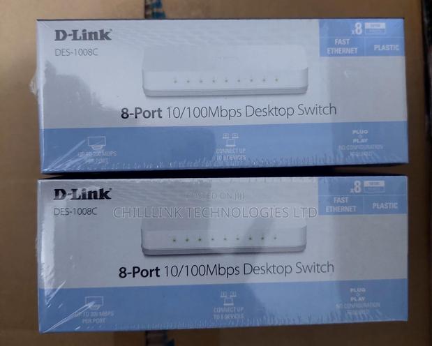 D-Link 8-Port 10/100mbps Desktop Switch · Photo 1