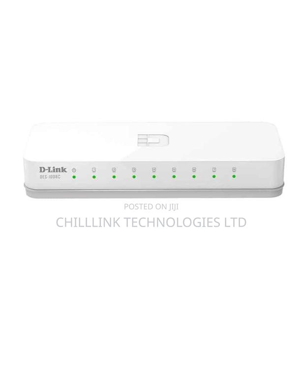 D-Link 8-Port 10/100mbps Desktop Switch · Photo 2