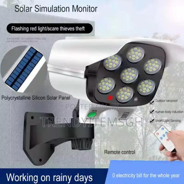 Dummy CCTV Solar Camera Light · Photo 3