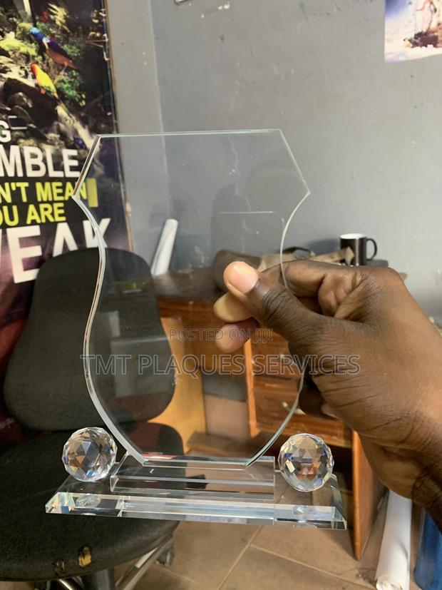 Rounded Shape Crystal Award Plaque · Photo 1