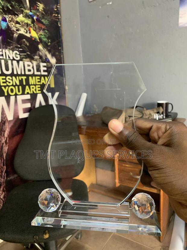 Rounded Shape Crystal Award Plaque · Photo 2