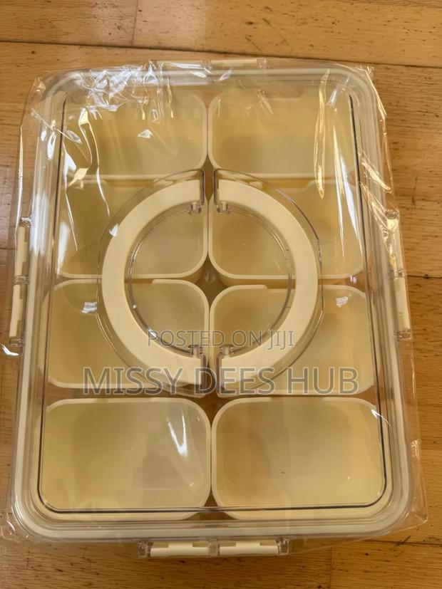 Multipurpose 8-Grid Acrylic Storage Bowl · Photo 5