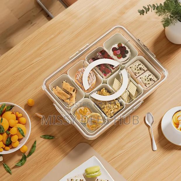 Multipurpose 8-Grid Acrylic Storage Bowl · Photo 8