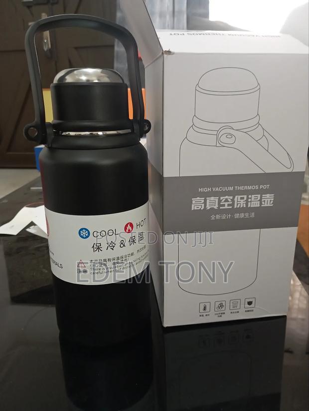 Stainless Steel Vacuum Flask · Photo 2