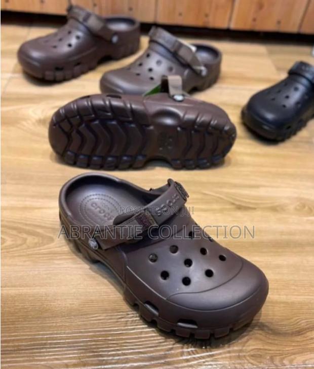 High Quality Crocs Unisex Slides · Photo 1