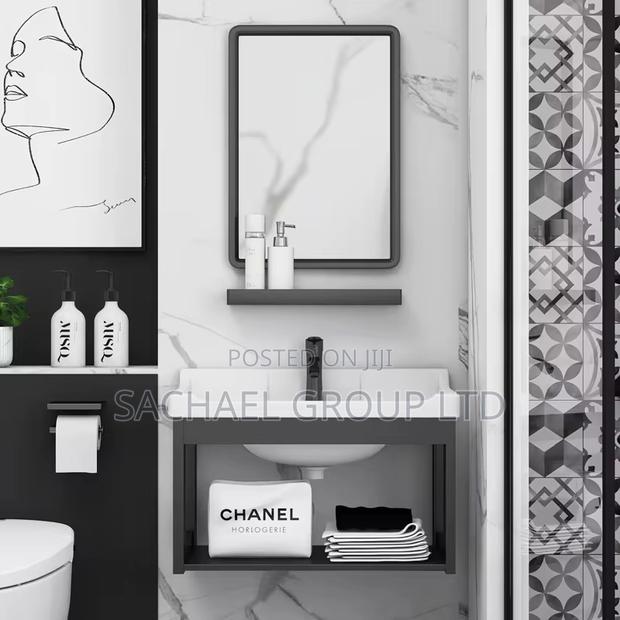 Black Small Hand Basin · Photo 2
