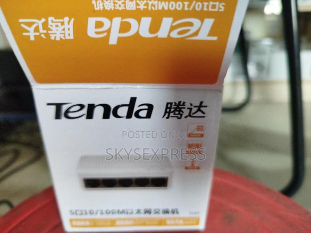 5 Port Switch · Photo 5