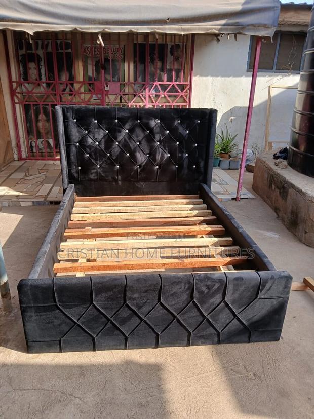 Double Foriegn Bed · Photo 1