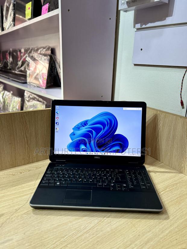 Laptop Dell Latitude E6540 8GB Intel Core I5 SSD 128GB · Photo 3