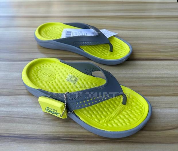 Crocs Lite Rider Slides · Photo 2