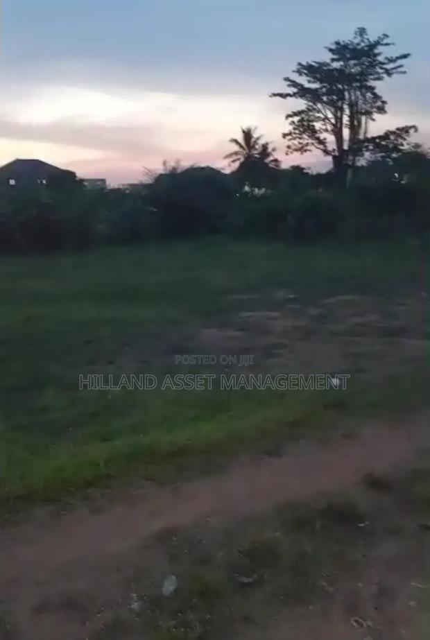 Land Forsale at Doctor Tawiah's Hospital · Photo 1