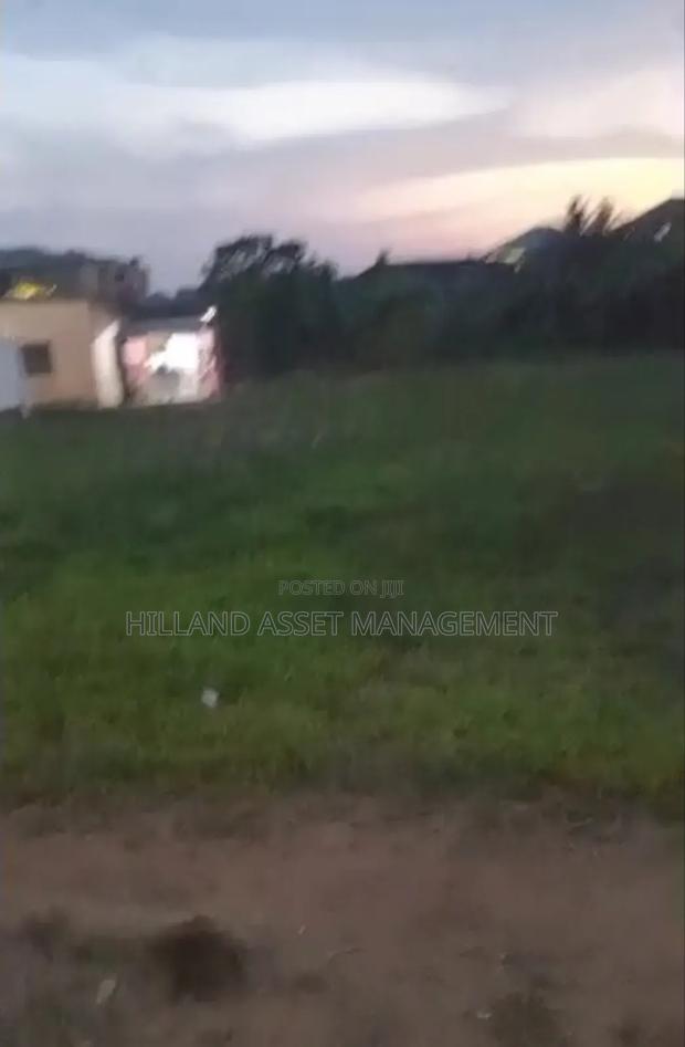 Land Forsale at Doctor Tawiah's Hospital · Photo 2