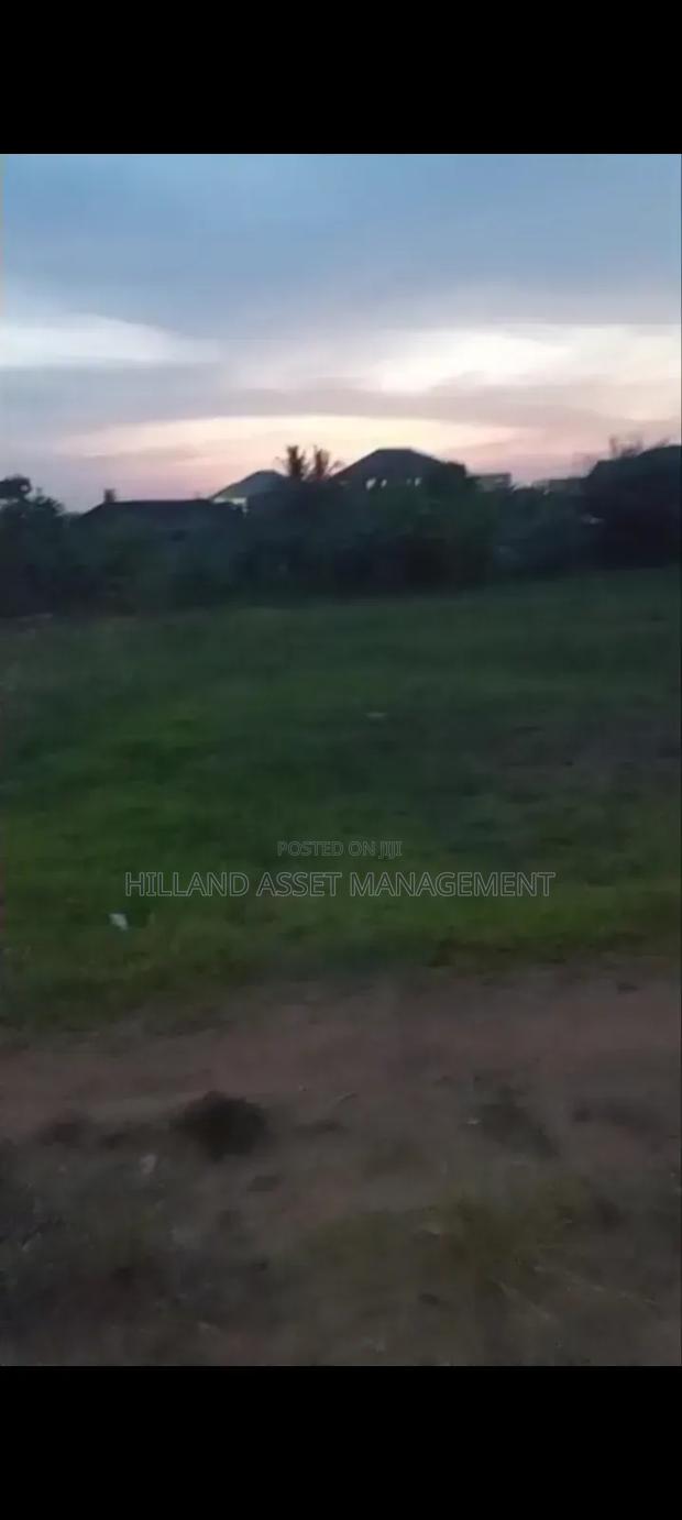 Land Forsale at Doctor Tawiah's Hospital · Photo 4