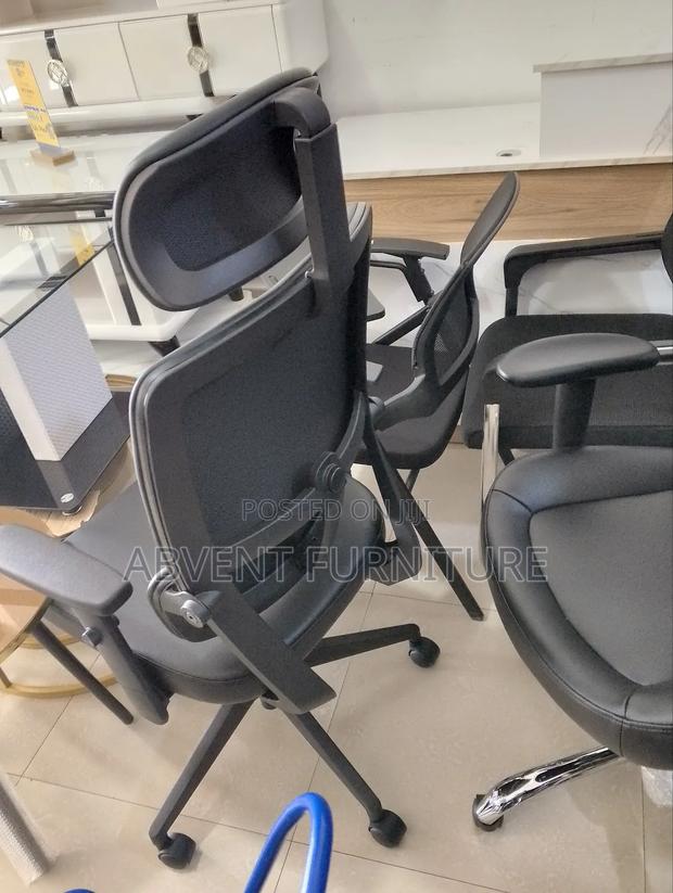 Foreign Ergonomic Chair · Photo 2
