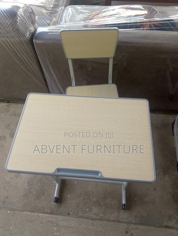 Portable Students Table · Photo 1