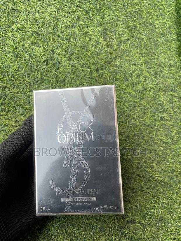Yves Saint Laurent Black Opium Perfume · Photo 2