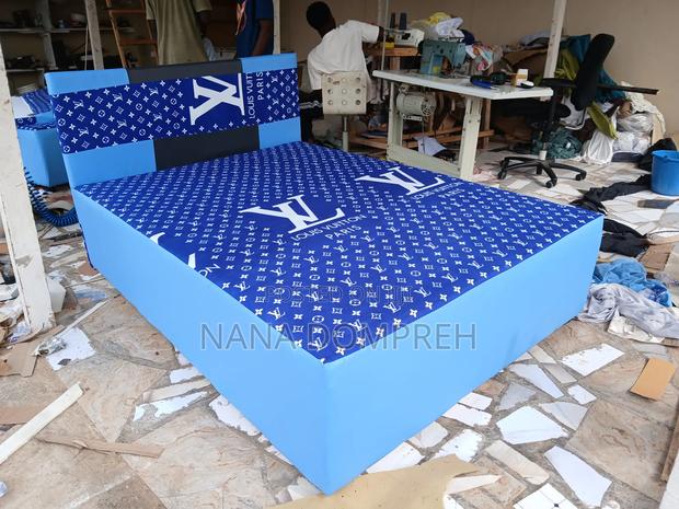 Blue Lv Bed · Photo 2